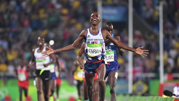 El atleta británico Mo Farah durante una competencia representando a Gran Bretaña. - Sputnik Mundo