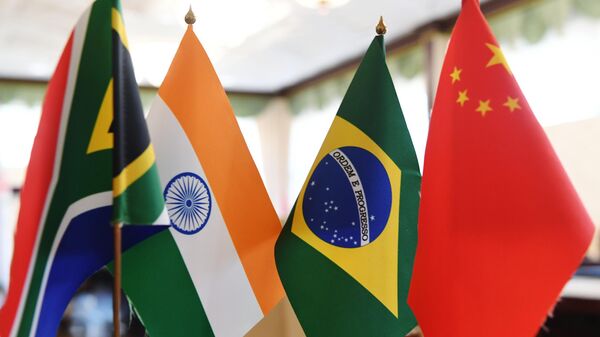 Las banderas de los países que forman parte de BRICS  - Sputnik Mundo