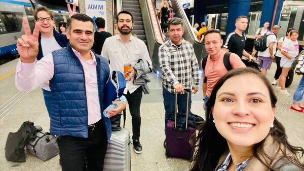 Diputados mexicanos de oposición a punto de viajar a Ucrania - Sputnik Mundo