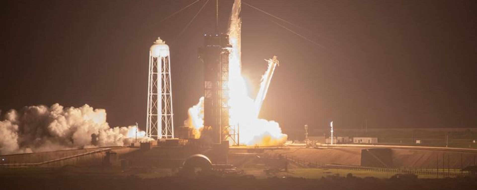 El cohete estadounidense Falcon 9 despegó hacia la Estación Espacial Internacional  - Sputnik Mundo, 1920, 28.10.2022