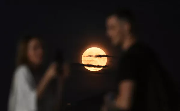 Superluna en Moscú, Rusia. - Sputnik Mundo
