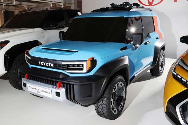 El Toyota Compact Cruiser visto en la presentación de los vehículos eléctricos del fabricante japonés - Sputnik Mundo