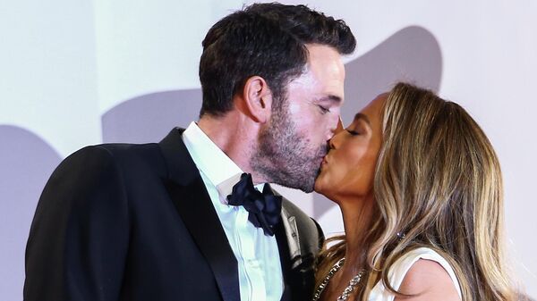 Ben Affleck y Jennifer López - Sputnik Mundo