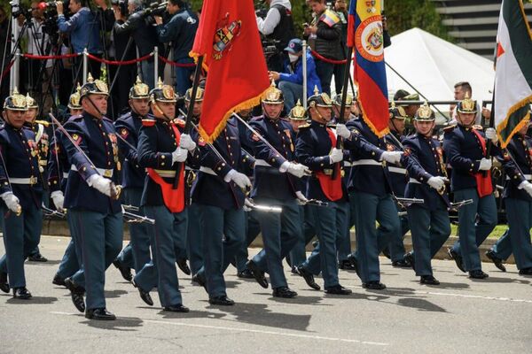 Colombia celebra 212 años de independencia con desfile militar - Sputnik Mundo