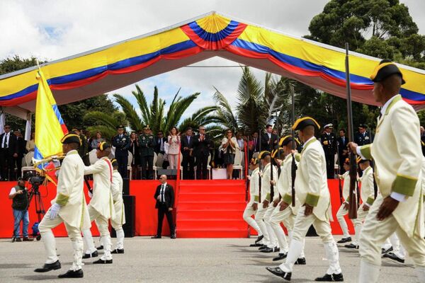 Colombia celebra 212 años de independencia con desfile militar - Sputnik Mundo