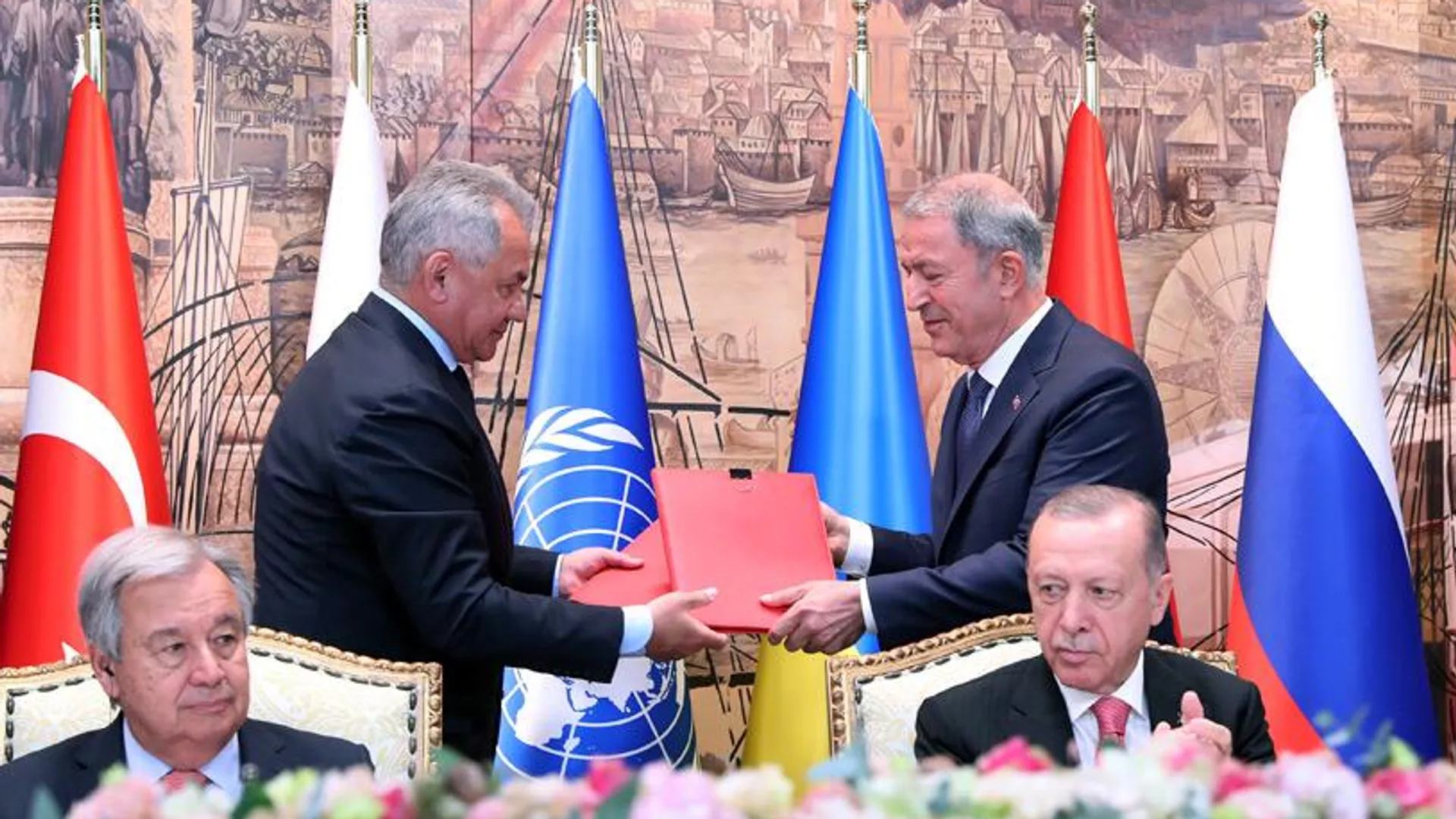 Rusia, Turquía y la ONU firman un pacto alimentario que incluye la exportación de granos ucranianos