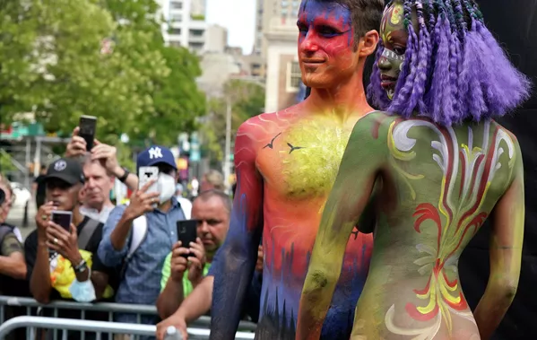 Jóvenes, ancianos, mujeres, hombres, negros, blancos, latinos, obesos y delgados: personas con todo tipo de cuerpos, etnias y edades acudieron al evento. Jóvenes, ancianos, mujeres, hombres, negros, blancos, latinos, obesos y delgados: personas con todo tipo de cuerpos, etnias y edades acudieron al evento. - Sputnik Mundo