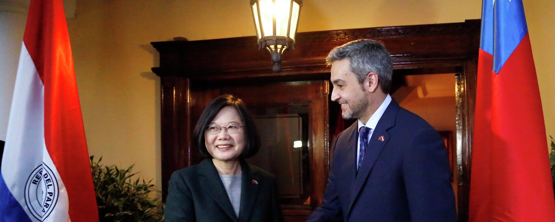 Presidenta de Taiwán, Tsai Ing-wen y el presidente de Paraguay, Mario Abdo Benítez en Asunción. - Sputnik Mundo, 1920, 05.08.2022