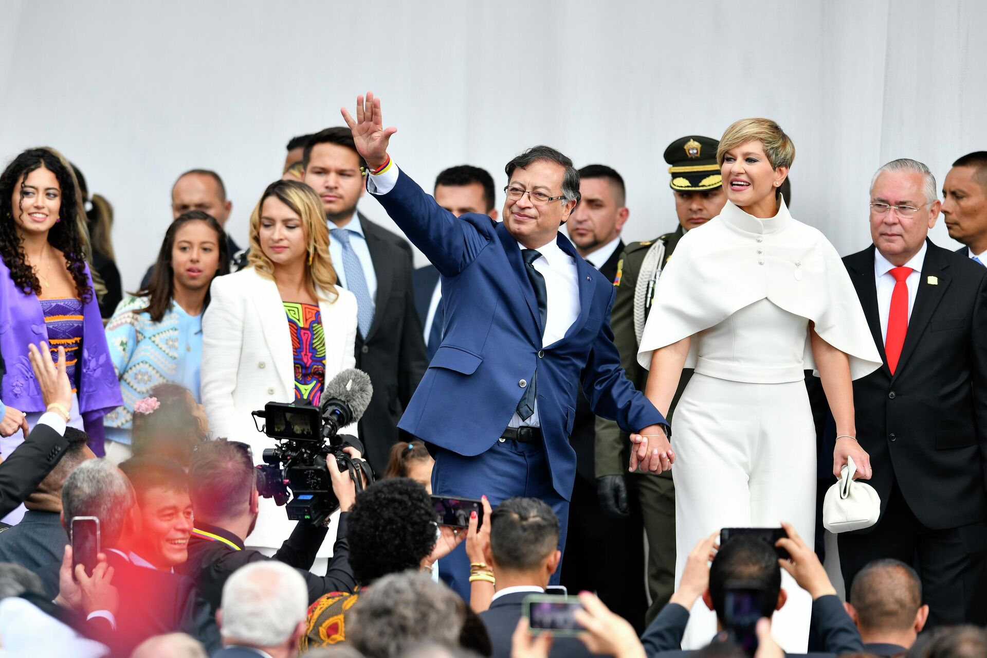 Gustavo Petro con su esposa, Verónica Alcocer - Sputnik Mundo, 1920, 08.08.2022
