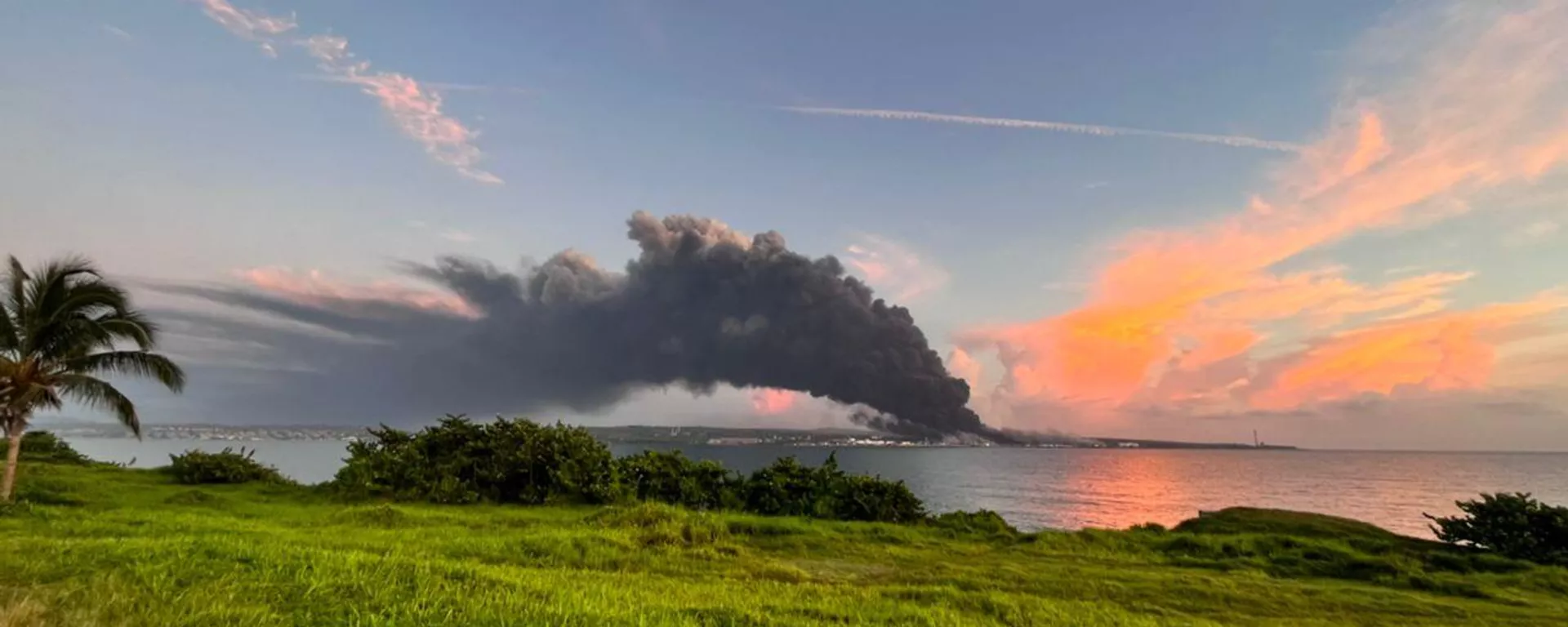 Incendio en la base de almacenamiento de combustibles en Matanzas, Cuba - Sputnik Mundo, 1920, 12.08.2022