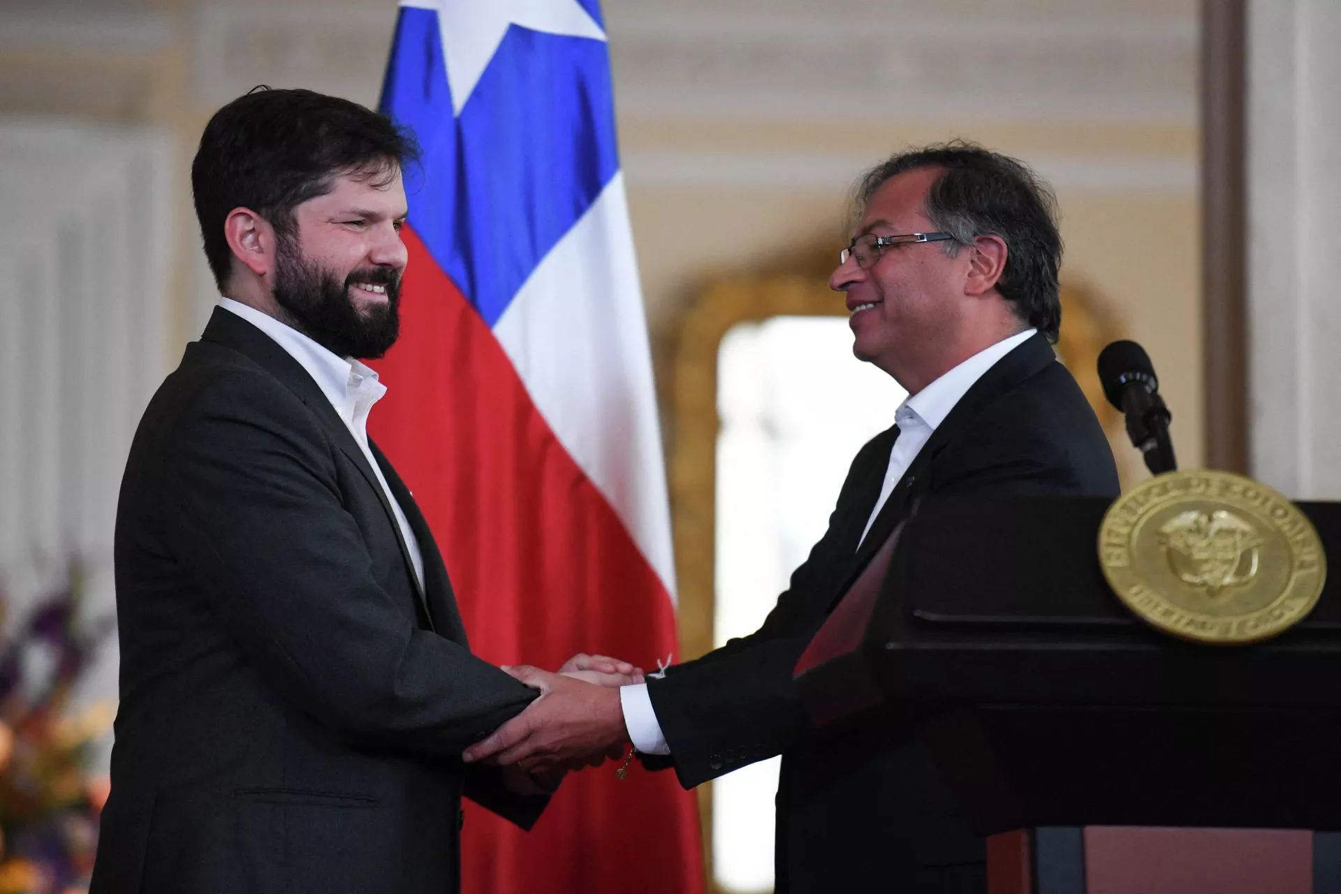 El presidente de Chile, Gabriel Boric, y el mandatario de Colombia, Gustavo Petro - Sputnik Mundo, 1920, 08.09.2022