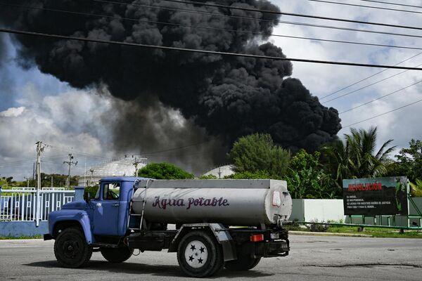 Alexander Ávalos Jorge, subjefe del Cuerpo Nacional de Bomberos de Cuba, señaló que este tipo de incendios no se había producido nunca en la historia de Cuba, por lo que es muy difícil predecir el plazo de extinción.
 - Sputnik Mundo