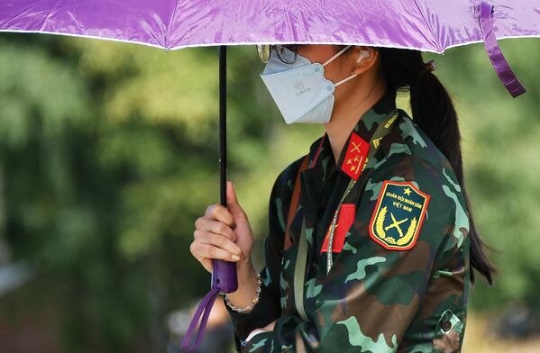 Durante la competición en el polígono militar de Alábino estarán funcionado áreas interactivas y habrá exposiciones nacionales de distintos países y festivales temáticos.En la foto: una militar del equipo de Vietnam en el polígono militar de Alábino. Durante la competición en el polígono militar de Alábino estarán funcionado áreas interactivas y habrá exposiciones nacionales de distintos países y festivales temáticos.En la foto: una militar del equipo de Vietnam en el polígono militar de Alábino. - Sputnik Mundo