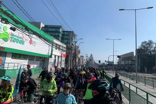 Ciclo-marcha por el Apruebo en Santiago Ciclo-marcha por el Apruebo en Santiago - Sputnik Mundo