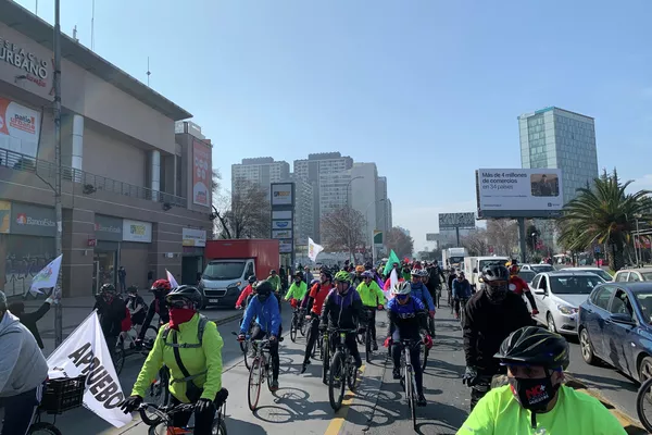 Ciclo-marcha por el Apruebo en Santiago Ciclo-marcha por el Apruebo en Santiago - Sputnik Mundo