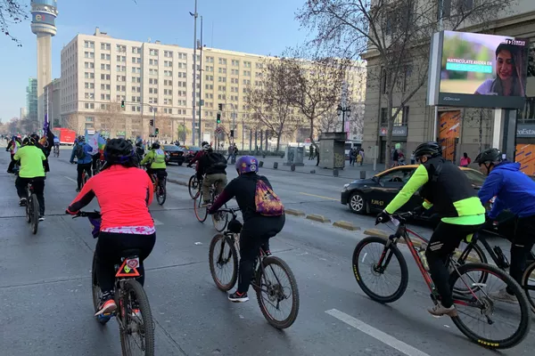 Ciclo-marcha por el Apruebo en Santiago Ciclo-marcha por el Apruebo en Santiago - Sputnik Mundo