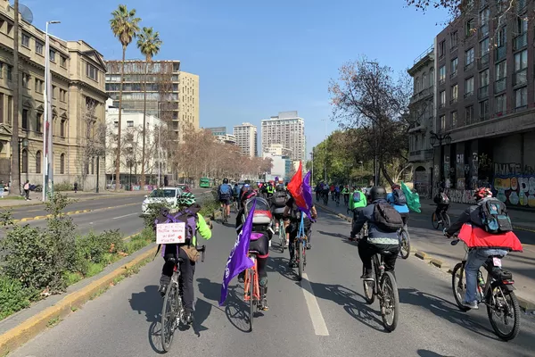 Ciclo-marcha por el Apruebo en Santiago Ciclo-marcha por el Apruebo en Santiago - Sputnik Mundo