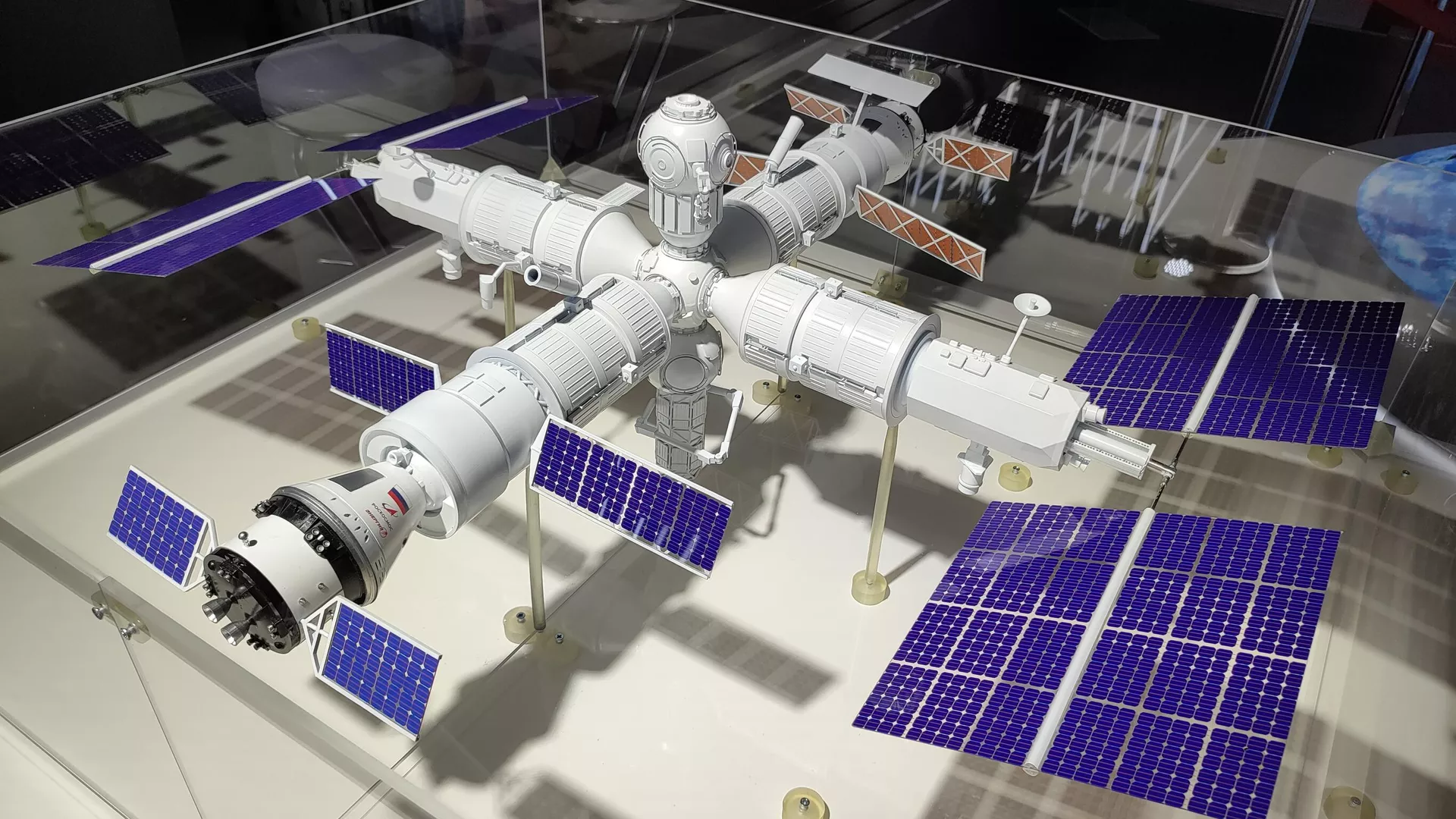 Maqueta de la futura estación orbital rusa presentada en el Foro Army 2022