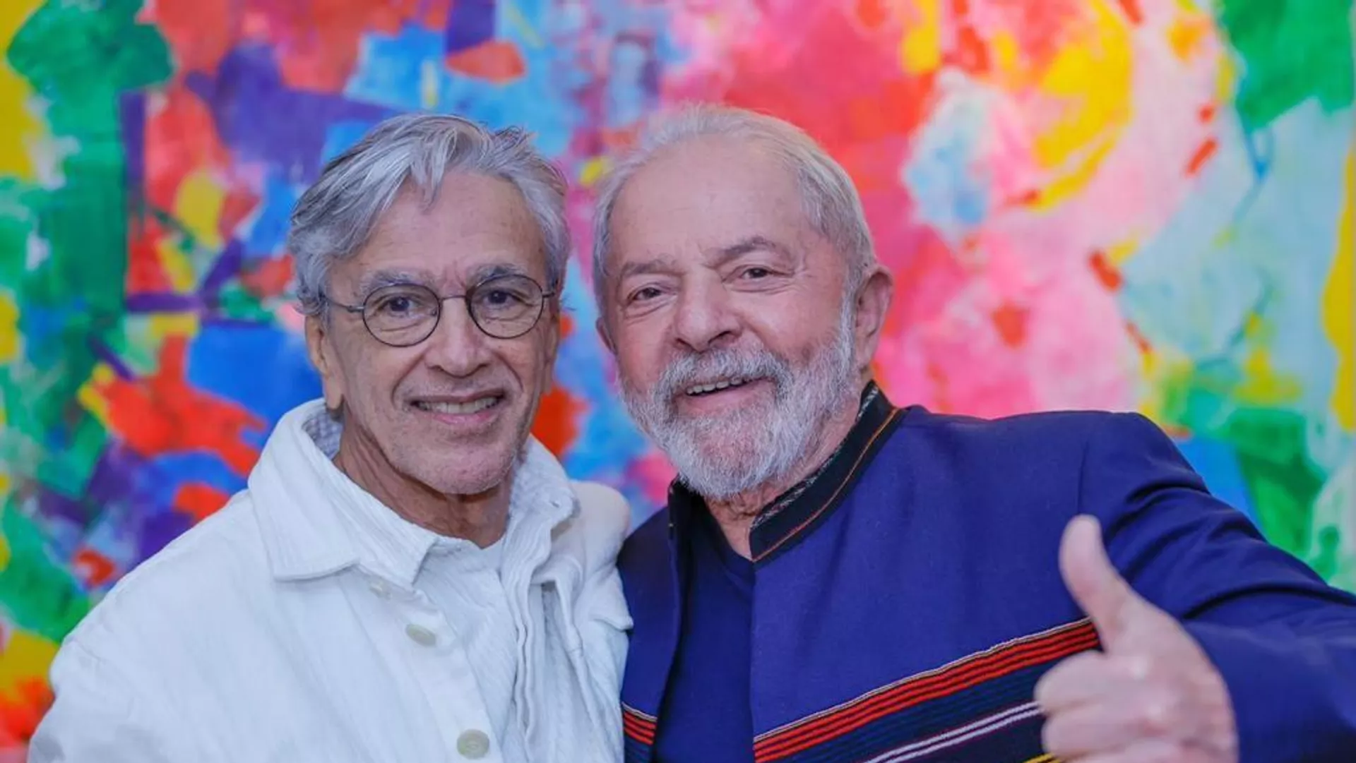 El aspirante presidencial Luiz Inácio Lula da Silva junto al cantante Caetano Veloso.