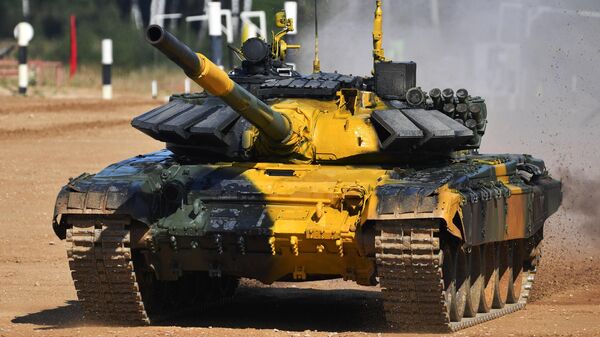 Tanque de Azerbaiyán en el Biatlón de Tanques en los Juegos Army 2022 - Sputnik Mundo