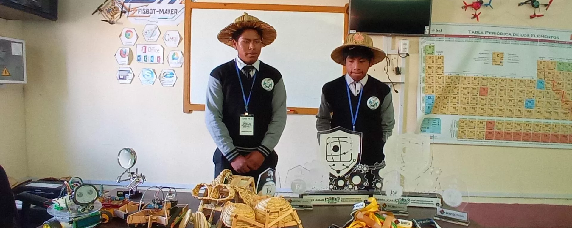 Jóvenes de la comunidad indígena Iruhito Urus crean robots con plantas acuáticas Jóvenes de la comunidad indígena Iruhito Urus crean robots con plantas acuáticas - Sputnik Mundo, 1920, 31.08.2022