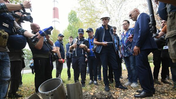 Visita de la misión del Organismo Internacional de Energía Atómica (OIEA) a  la central nuclear de Zaporiyia - Sputnik Mundo