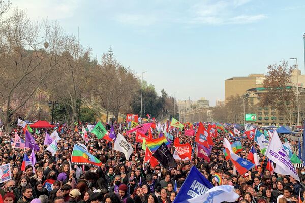 Cierre de campaña del Apruebo en Chile - Sputnik Mundo