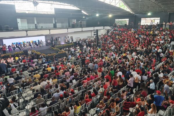 El expresidente brasileño Lula da Silva participa en un acto con evangélicos en la periferia de Rio de Janeiro - Sputnik Mundo