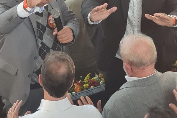 El expresidente brasileño Lula da Silva participa en un acto con evangélicos en la periferia de Rio de Janeiro - Sputnik Mundo