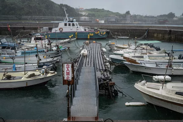 Debido al desastre en el país se evacuaron a más de ocho millones de personas.En la foto: barcos de pesca en el puerto de Minamata, prefectura de Kumamoto. Debido al desastre en el país se evacuaron a más de ocho millones de personas.En la foto: barcos de pesca en el puerto de Minamata, prefectura de Kumamoto. - Sputnik Mundo