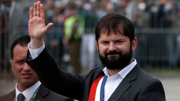 El presidente de Chile, Gabriel Boric en el desfile por el Día de la Independencia  - Sputnik Mundo