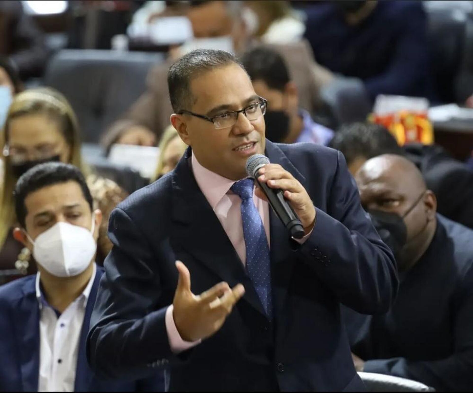 El diputado del gobernante Partido Socialista Unido de Venezuela (PSUV), Juan Carlos Alemán El diputado del gobernante Partido Socialista Unido de Venezuela (PSUV), Juan Carlos Alemán - Sputnik Mundo, 1920, 20.09.2022