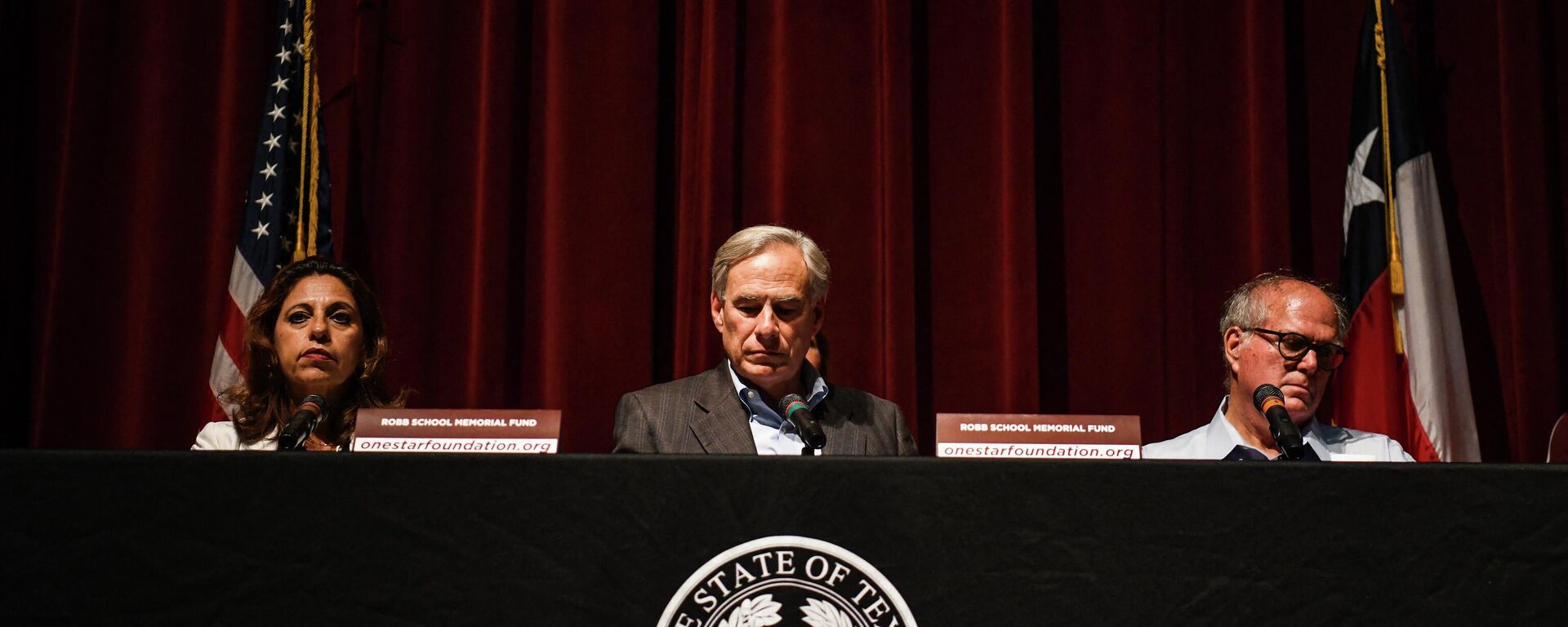 El gobernador de Texas, Greg Abbott, en la ciudad de Uvalde. - Sputnik Mundo, 1920, 23.09.2022