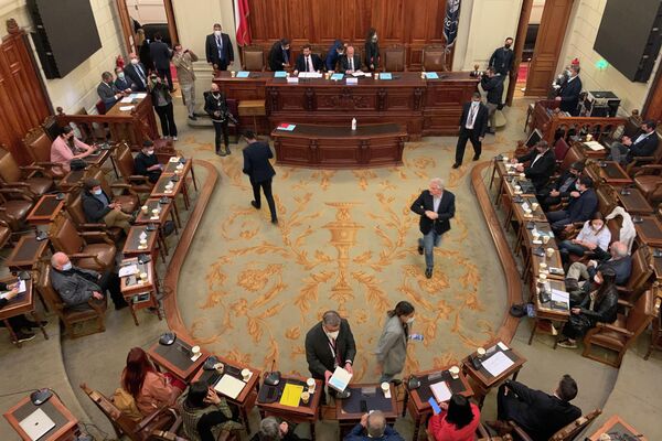 Debate sobre el proceso constituyente en el Congreso de Chile - Sputnik Mundo