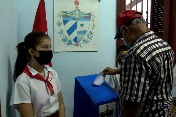 Cuba decide el nuevo Código de las Familias con importantes y polémicos cambios - Sputnik Mundo