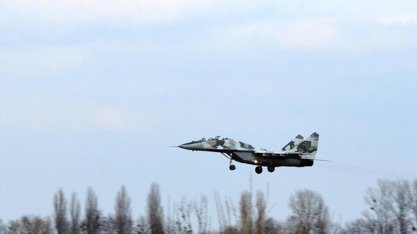 Un caza Mig-29UB de la Fuerza Aérea de Ucrania - Sputnik Mundo