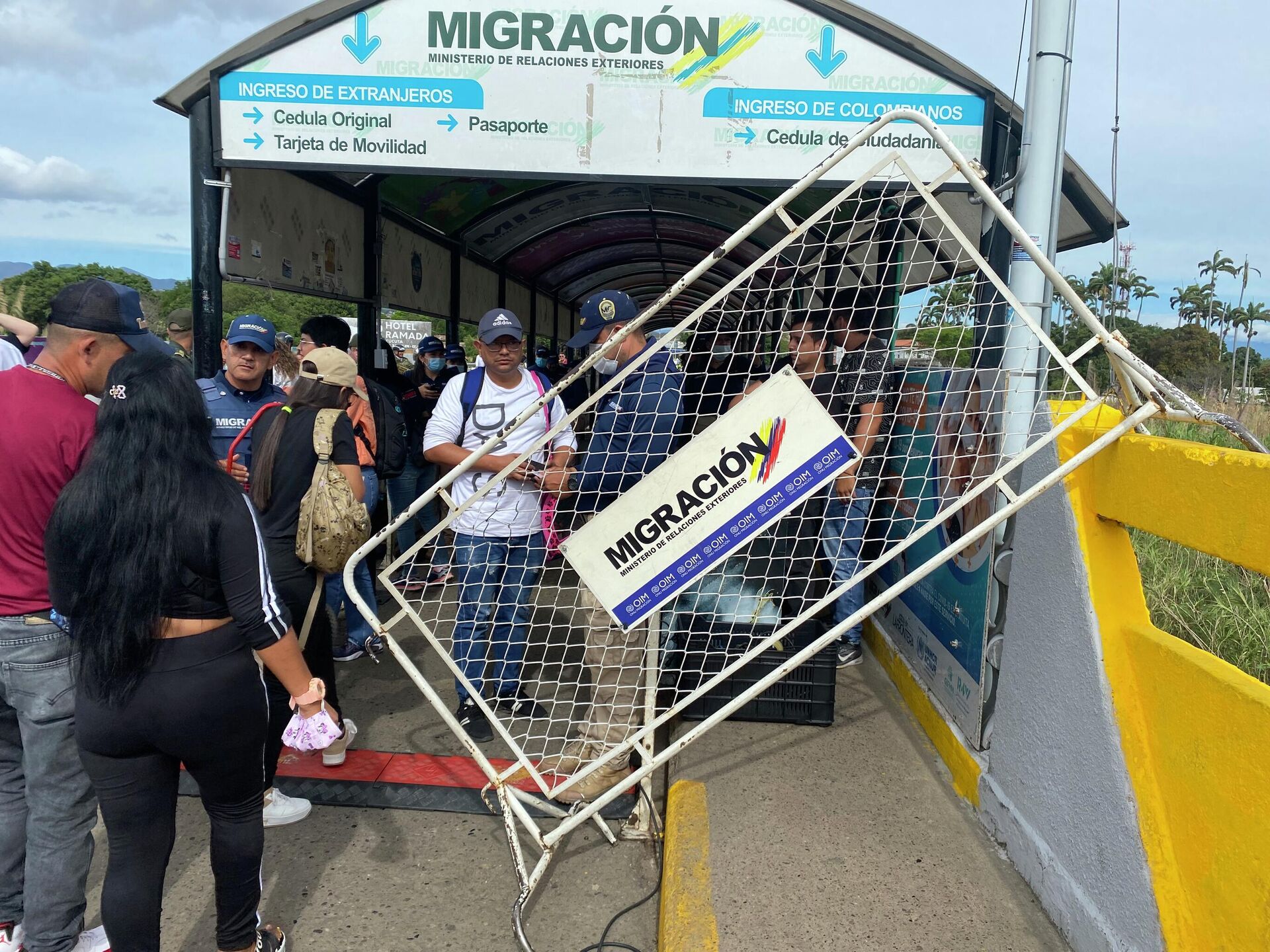 Así fue el cierre de frontera del lado venezolano cuando empezaron los actos preparativos para la ceremonia de este lunes 26 - Sputnik Mundo, 1920, 26.09.2022