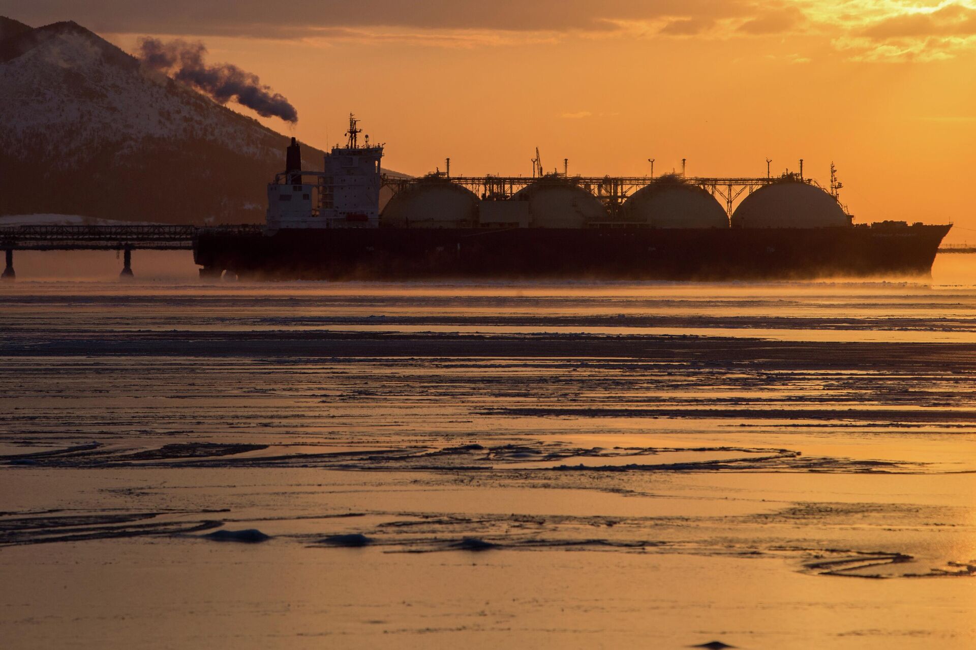 Un metanero - Sputnik Mundo, 1920, 04.10.2022