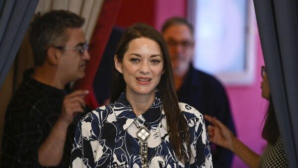 Marion Cotillard, multipremiada actriz francesa, durante la presentación de Juana de Arco en la hoguera, en junio de 2022 - Sputnik Mundo