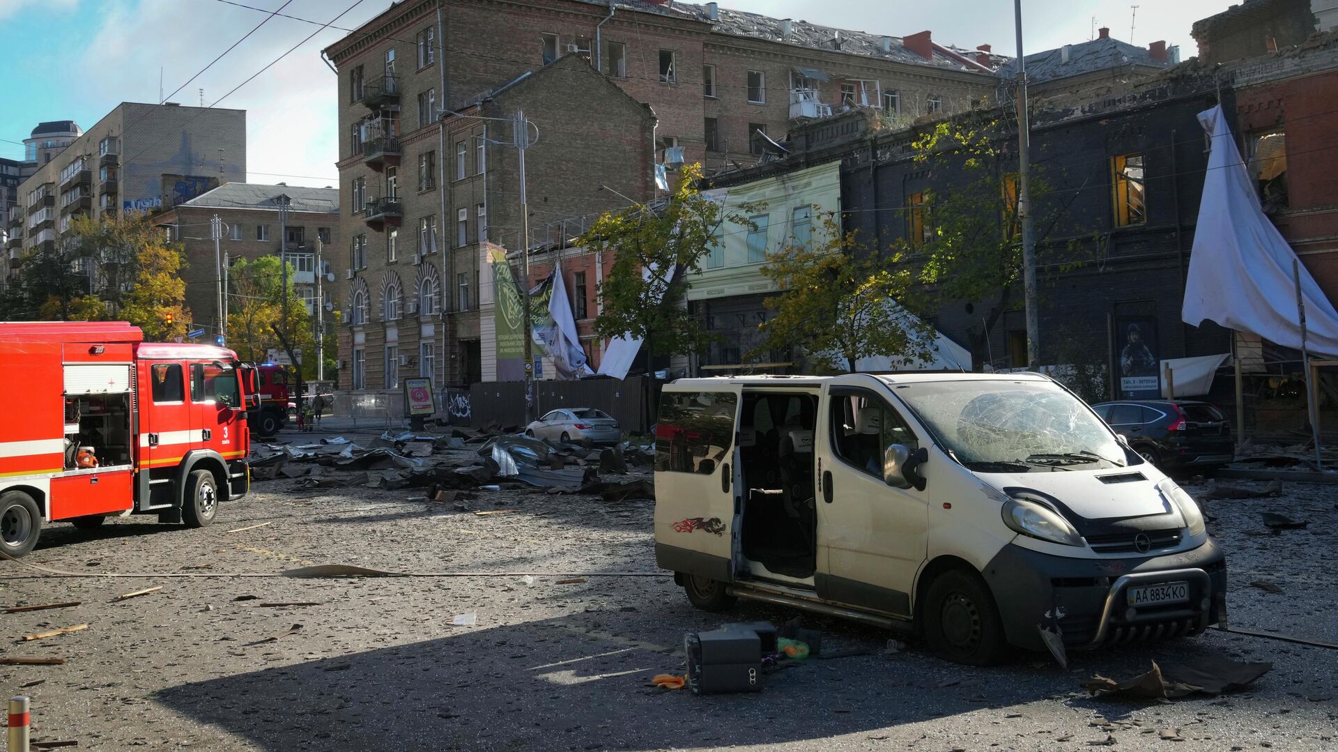 Las consecuencias de las explosiones del 10 de octubre en Kiev, Ucrania - Sputnik Mundo, 1920, 13.10.2022
