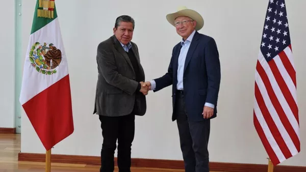 David Monreal y Ken Salazar  - Sputnik Mundo