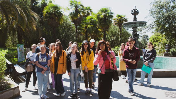 Los participantes del programa Más que un viaje en Sochi, Rusia - Sputnik Mundo