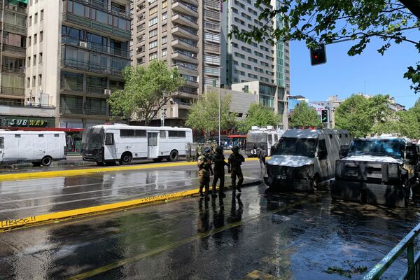 Carabineros de Chile reprimeron a los presentes - Sputnik Mundo