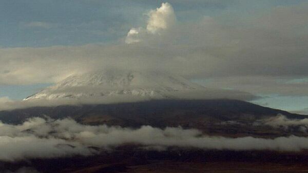 Panorámica del volcán Cotopaxi tomadas el sábado 22 de octubre de 2022 - Sputnik Mundo