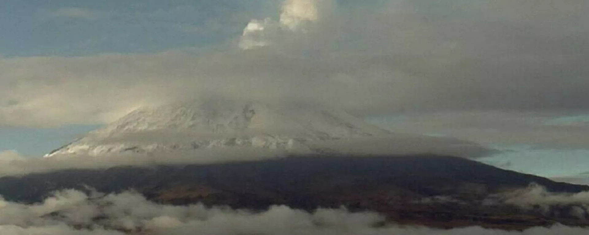Panorámica del volcán Cotopaxi tomadas el sábado 22 de octubre de 2022 Panorámica del volcán Cotopaxi tomadas el sábado 22 de octubre de 2022 - Sputnik Mundo, 1920, 23.10.2022