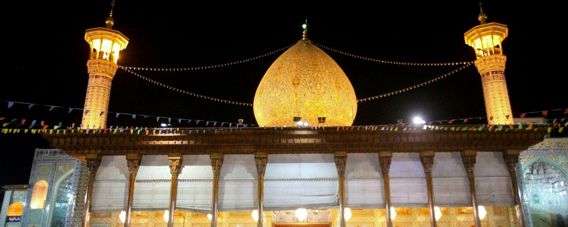 Situación cerca de la mezquita de Shah Cheragh, en Irán, tras el atentado del 26 de octubre de 2022 - Sputnik Mundo, 1920, 26.10.2022