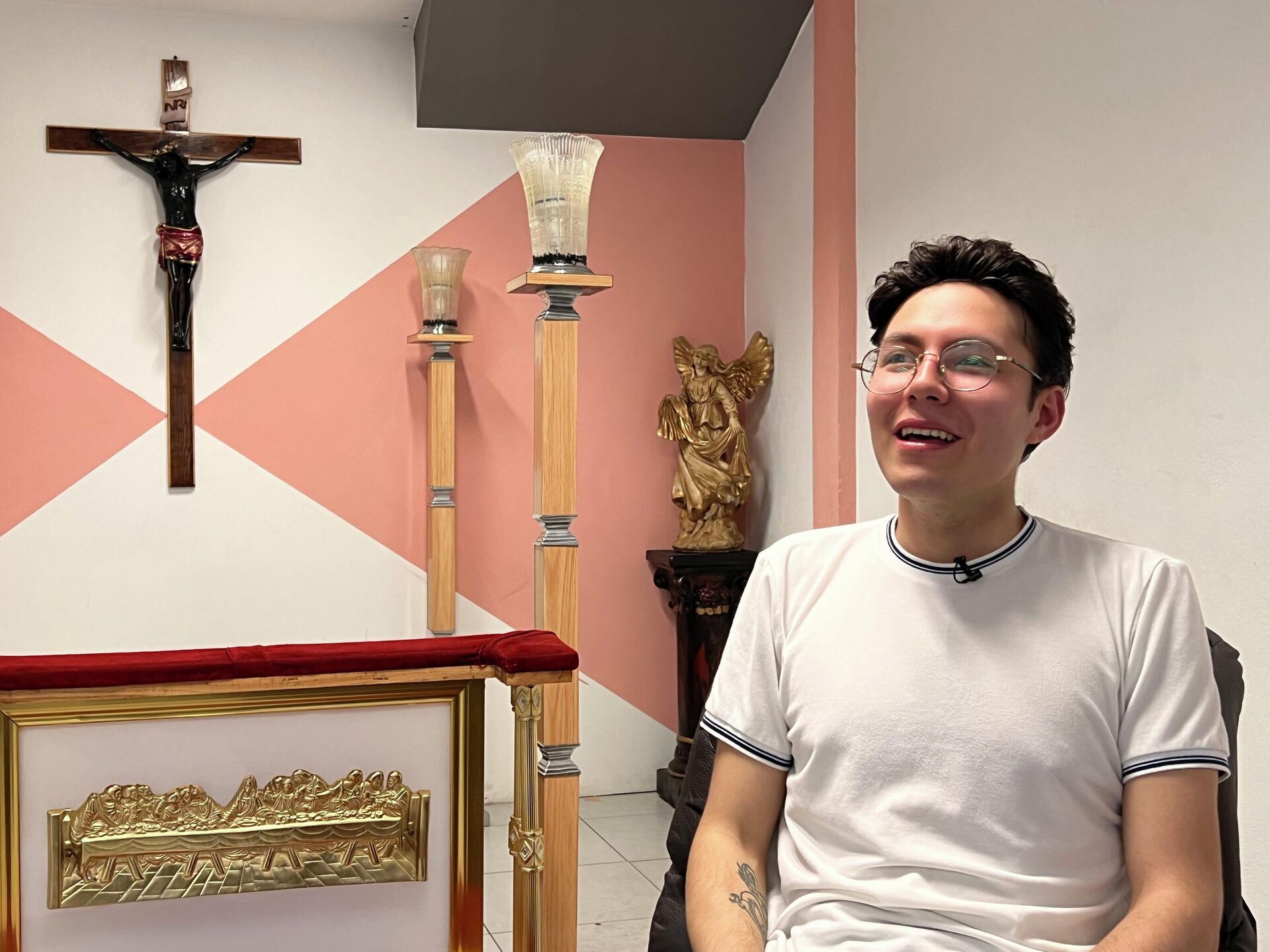 El maquillista trabaja con la muerte y trata de darle un sentido estético a la despedida. - Sputnik Mundo, 1920, 28.10.2022