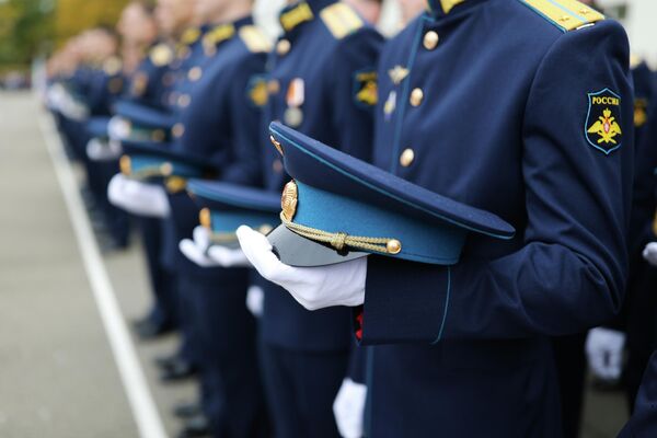 Más de la mitad de las jóvenes se graduaron con resultados sobresalientes. - Sputnik Mundo