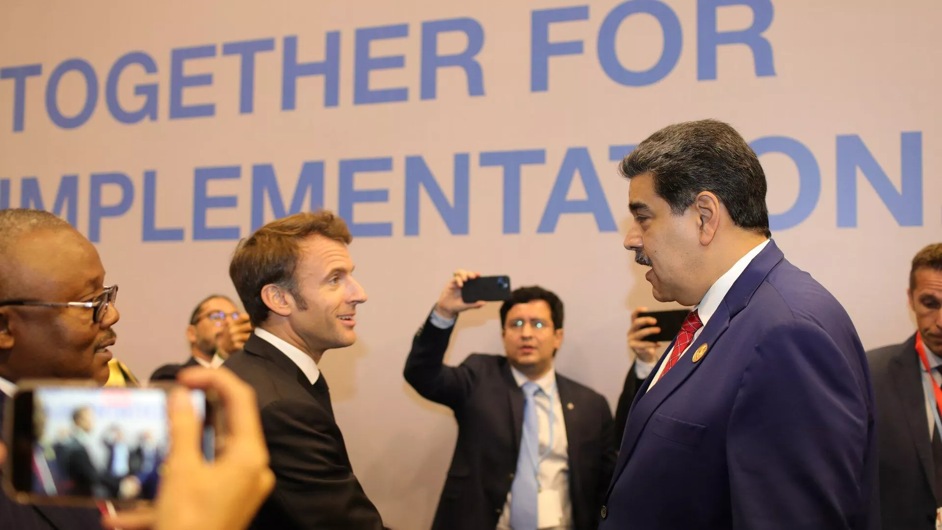 Los presidentes de Francia y Venezuela, Emmanuel Macron y Nicolás Maduro, de izquierda a derecha. Los presidentes de Francia y Venezuela, Emmanuel Macron y Nicolás Maduro, de izquierda a derecha. - Sputnik Mundo, 1920, 08.11.2022