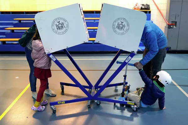 La votación en las elecciones de medio mandato al Congreso en un colegio electoral de Nueva York. La votación en las elecciones de medio mandato al Congreso en un colegio electoral de Nueva York. - Sputnik Mundo